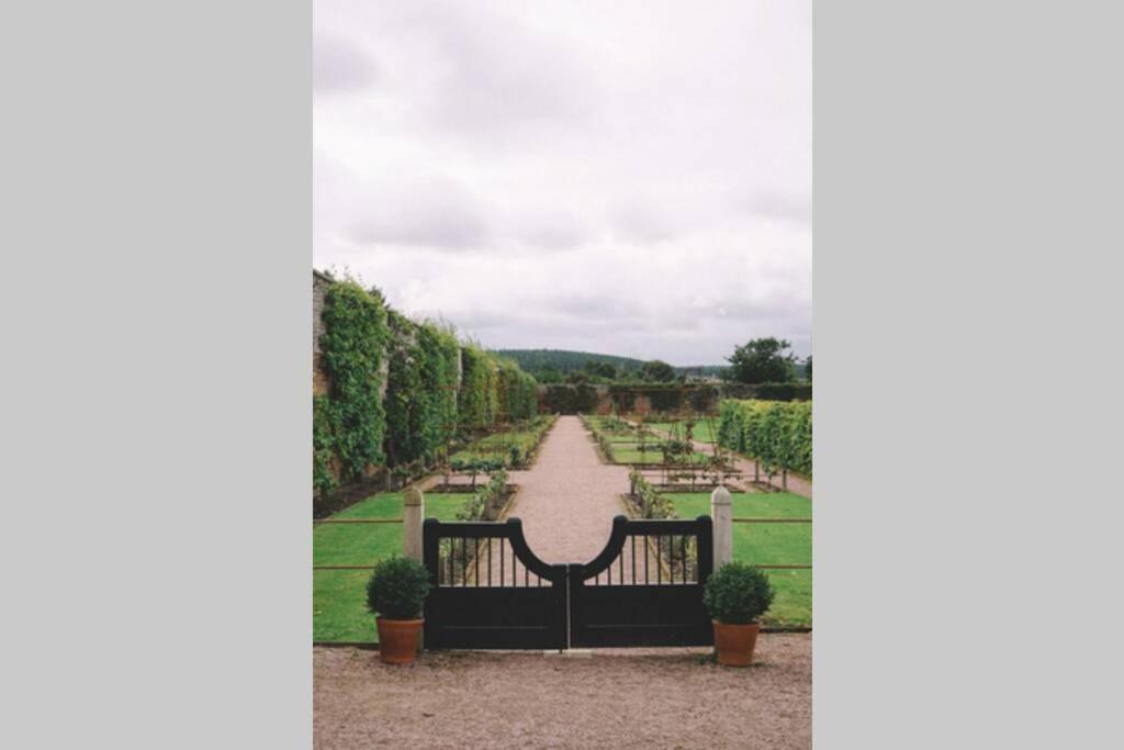 Garden Cottage, Fochabers Exterior photo