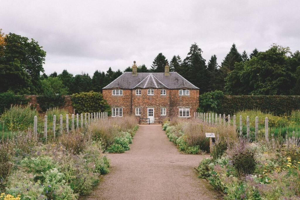 Garden Cottage, Fochabers Exterior photo